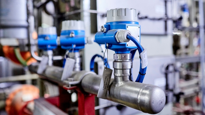 レベルスイッチ Liquiphant による 漏れ検知および水素冷却発電機の保護