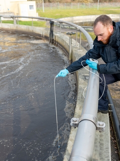 pH measurement with Liquiline Mobile CML18 handheld