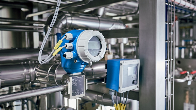 Promag H 300を使用して水の消費量とCIP測定物の流量を記録