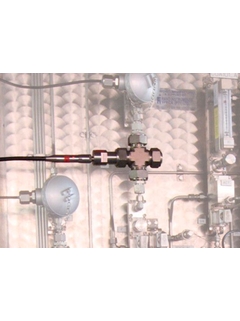 製品写真：Raman Rxn-30プローブ、設置済み