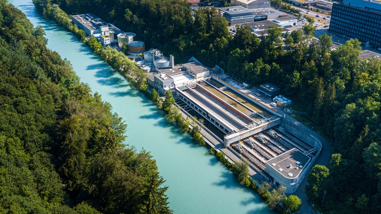 ARA Worblental（スイスの排水処理施設）の空中写真