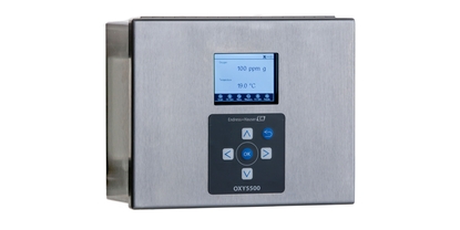 製品写真：OXY5500酸素アナライザボックス（右）