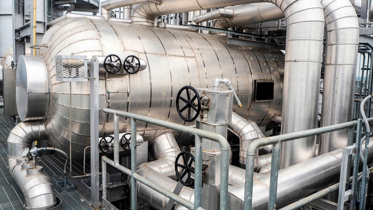 蒸気はさまざまなプロセスで使用されます。最も一般的には伝熱に使用されます。