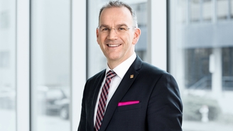 Endress+Hauserが経営陣の人事異動を実施：Dr Peter SeldersがCEOに就任しました。