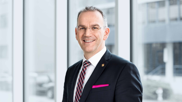 CEOのDr Peter Seldersは、2024年も引き続きEndress+Hauserの成長の機会を開拓していきたいと考えています。
