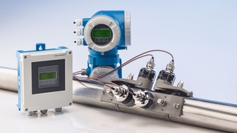 写真：Proline Prosonic Flowクランプオン式流量計