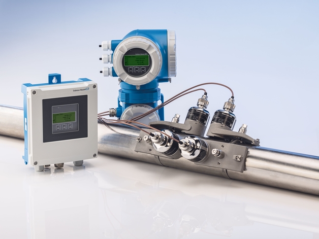 写真：Proline Prosonic Flowクランプオン式流量計