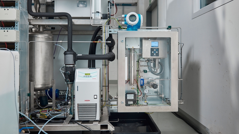 微量の水分および酸素に対応するEndress+Hauser TDLASガスアナライザJ22とOXY5500溶存酸素アナライザ